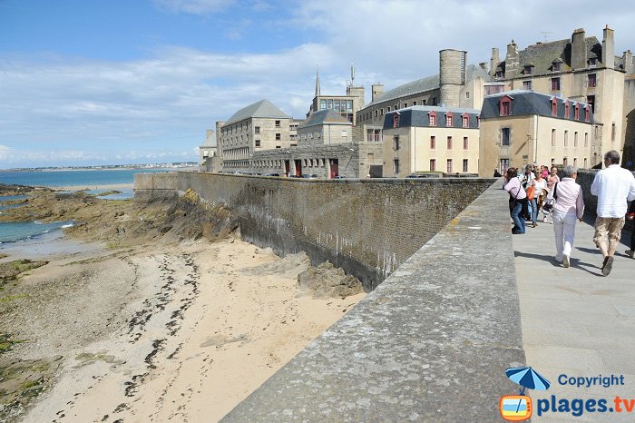 Chemin de ronde in St Malo