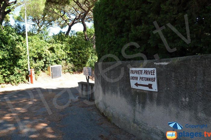 Accès confidentiel pour une plage de St Tropez