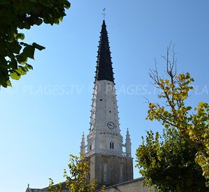 campanile bianco e nero di Ars en Ré