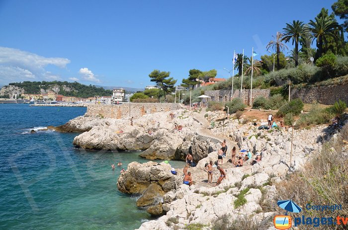 Gli scolgi attrezzati di Coco Beach - Nizza