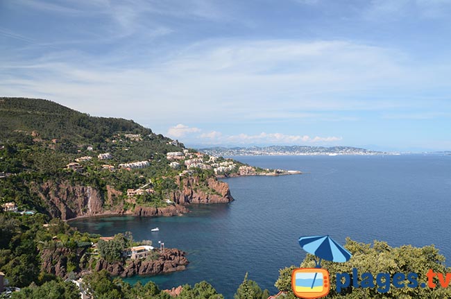 La Corniche entre Fréjus et Cannes