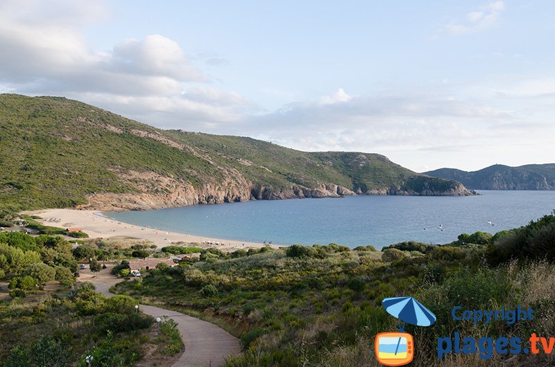 La plage d'Arone à proximité de Piana en Corse