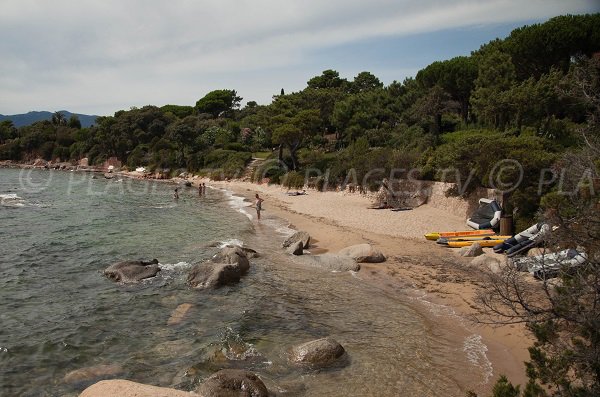 Cala Rossa caletta di sabbia