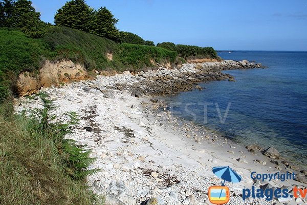 Crique autour de la plage de Bezinog à Plouguerneau