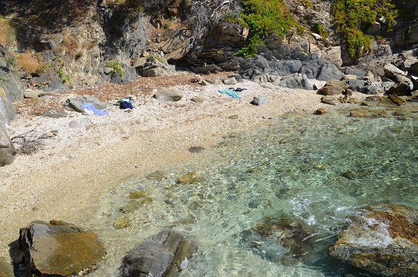 Crique secrète à côté du fort de Brégançon