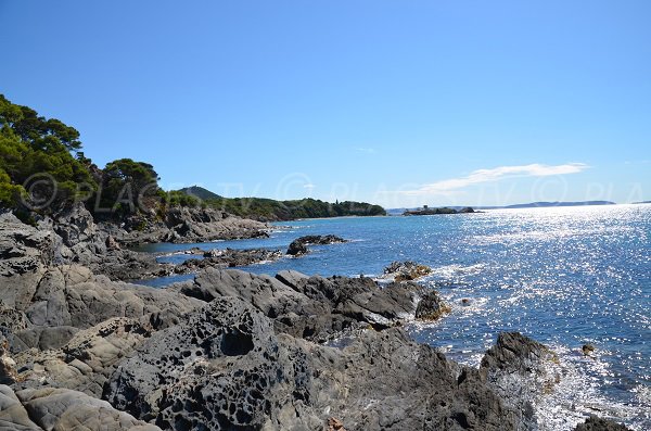 Access to the Bregancon creek in Bormes les Mimosas