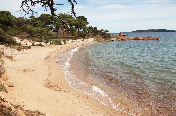 Photo de la crique de Cala Rossa - Golfe de Porto Vecchio - Lecci