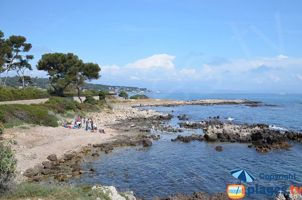 Plage à côté du Cap Gros du Cap d'Antibes