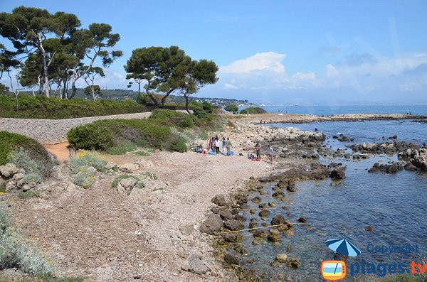 Plage de gravillons au cap d'Antibes - Cap Gros