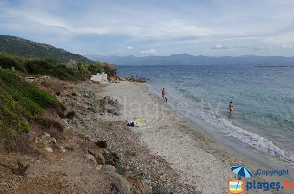 Crique confidentielle sur la route des Sanguinaires à Ajaccio