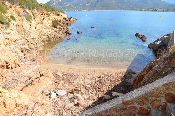 Photo de la crique du port de Galéria