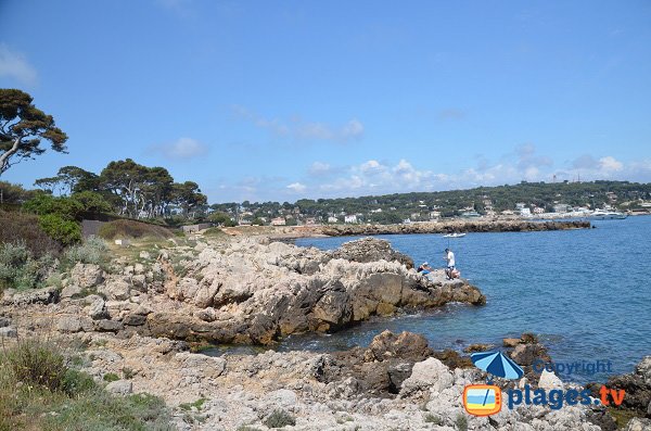 Coastal path in Garoupe beach area - Cap d'Antibes