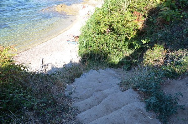 Accès à la crique des Graniers de St Tropez