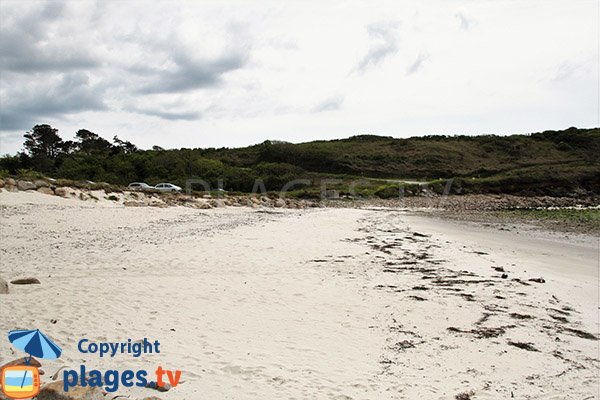 Crique de sable à Ploumoguer