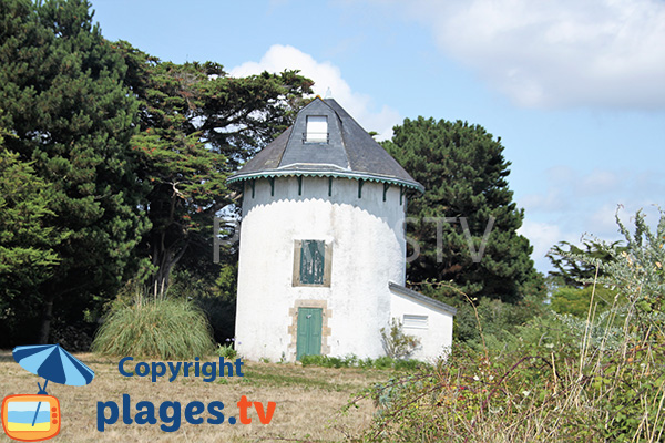 Moulin à vent sur l'ile d'Arz