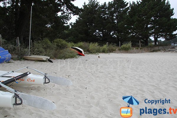 Crique avec du sable fin à Fouesnant - Lantecoste