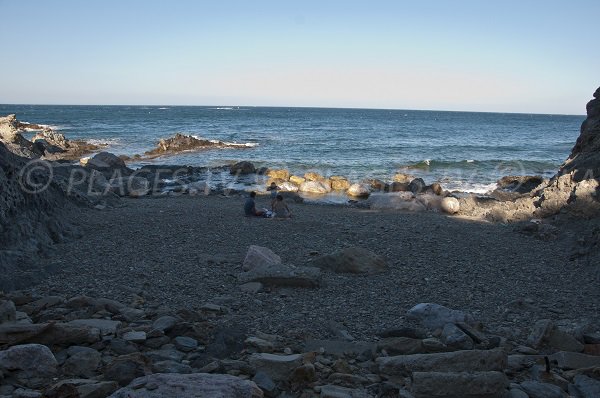 Cap d'Ona à Banyuls sur la Côte Vermeille - Crique de galets