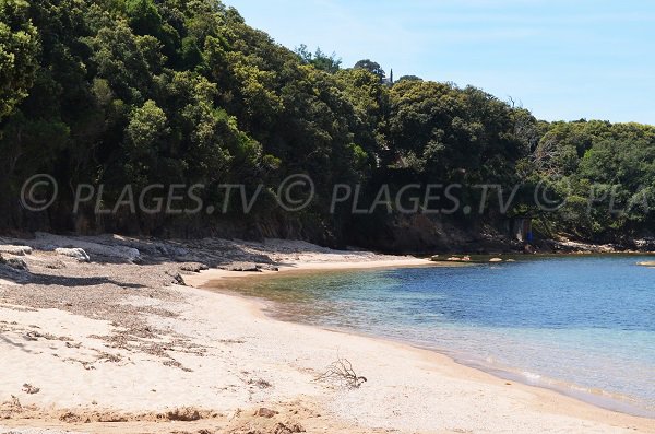 Extrémité de la plage d'Orcino à Calcatoggio