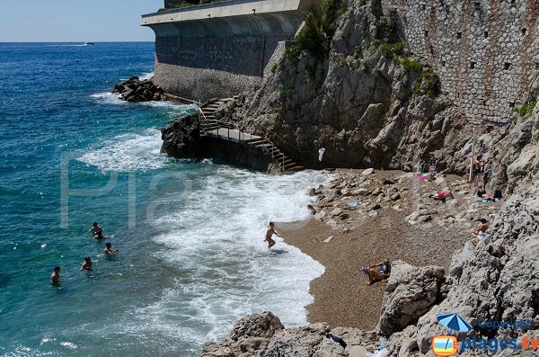 Bucht in der Nähe des Felsens von Monaco