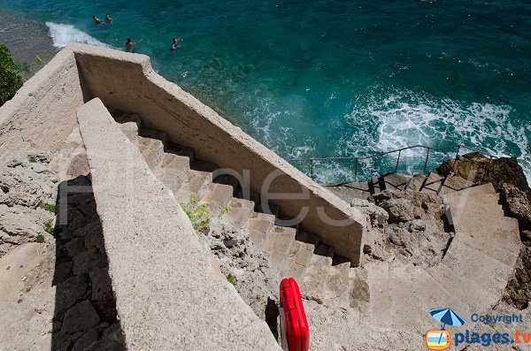 Accès à la crique des Pêcheurs de Monaco