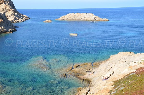 Rochers plats sur la presqu'ile de la Pietra - Ile Rousse