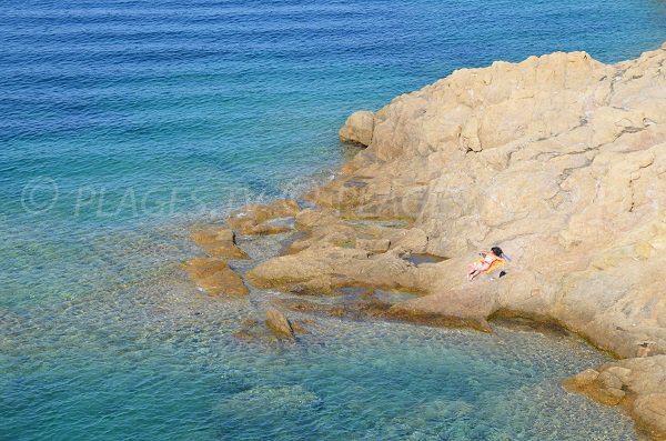 Rochers sur la presqu'ile de Pietra - Corse