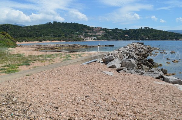 Vue sur les plages de Porticcio depuis le domaine de la Pointe