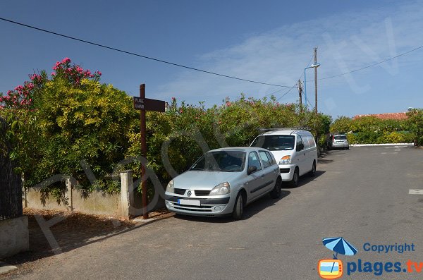 parcheggio della spiaggia Dentis a Isolella