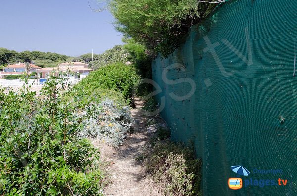 Access to the Roc Amour beach in Sanary sur Mer