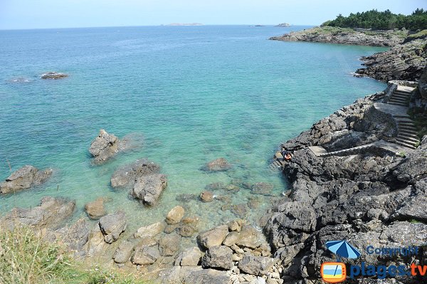 Photo of the Roche Pelée creek in Dinard in France