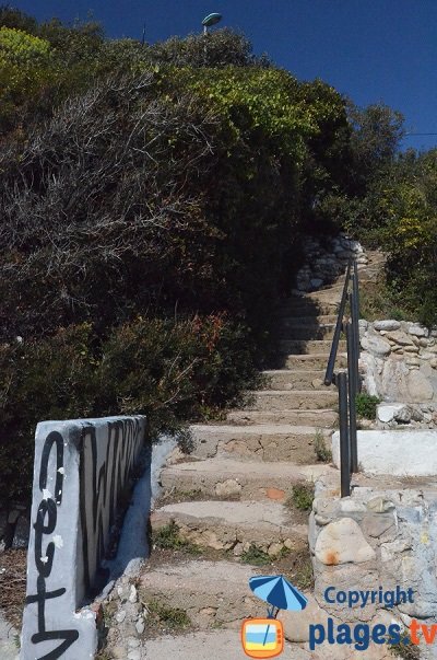 Access to the Rocher Cove in Roquebrune Cap Martin