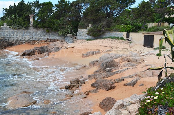 Crique à Ghiatone en Corse (Pietrosella)