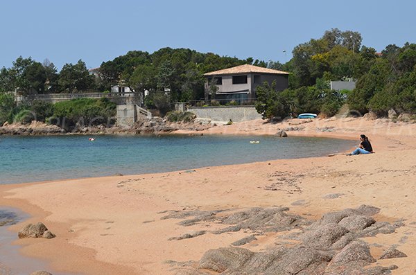 Crique au nord de la plage de Ruppione