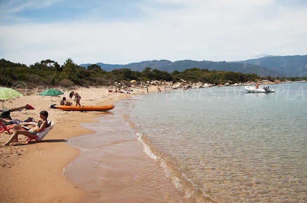 Crique de sable secrète à St Cyprien - Corse