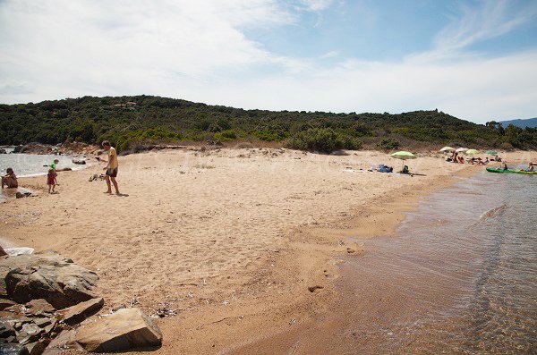 Photo de la crique de Saint Cyprien en Corse