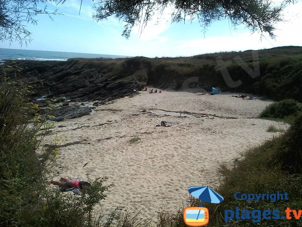 Photo de la crique des Saisies sur l'ile de Groix