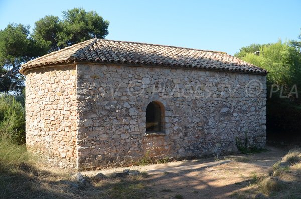 Accès à la crique de St Caprais - Iles de Lérins