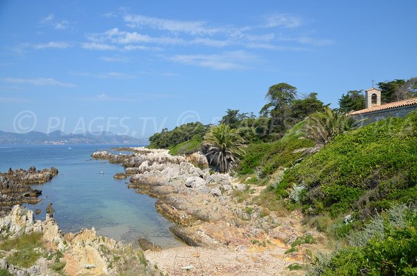 Crique à côté de l'abbaye de Lérins - St Honorat