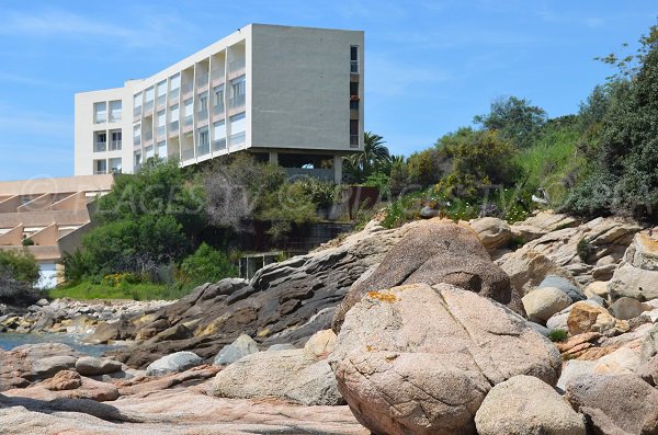 Residence sulla destra della spiaggia Tiuccia in Corsica