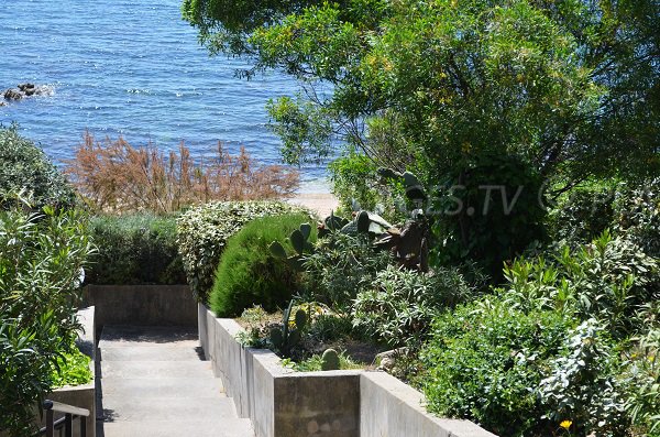 L'accesso alla spiaggia di Tiuccia