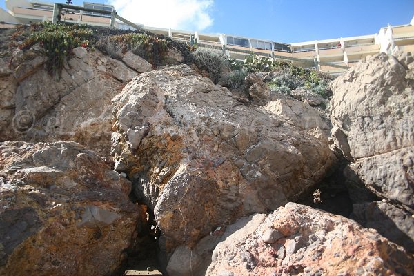 Immeuble au dessus de la plage de Vigie à Sète