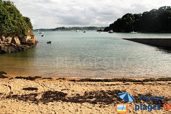 Photo de la crique de l'embarcadère de l'ile de Bréhat en Bretagne