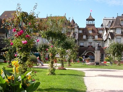 Jardin à Deauville devant un palace