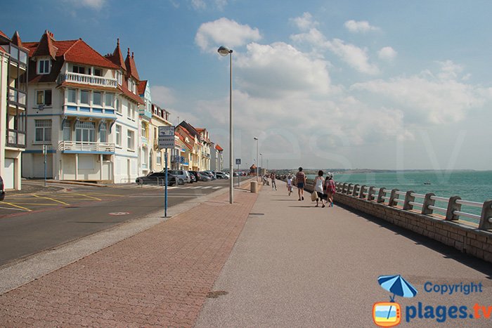 Seawall promenade in Ambleteuse