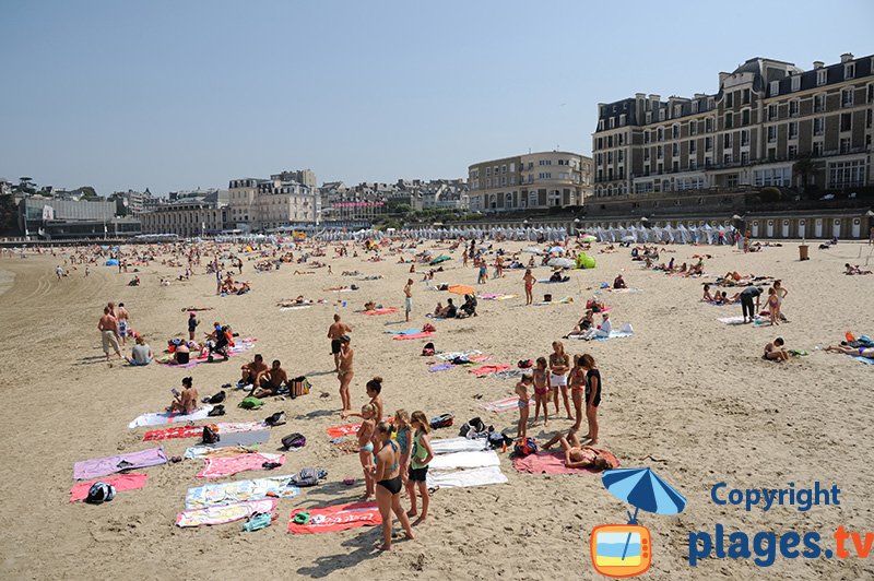 Dinard : sa plage et ses belles demeures de la Belle Epoque