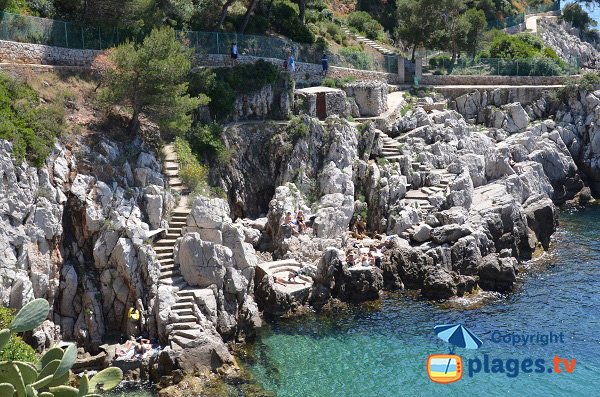 Scale nella roccia di Crau de Nao - Saint Jean Cap Ferrat