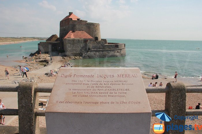 Fort d'Ambleteuse avec les dunes de Slack