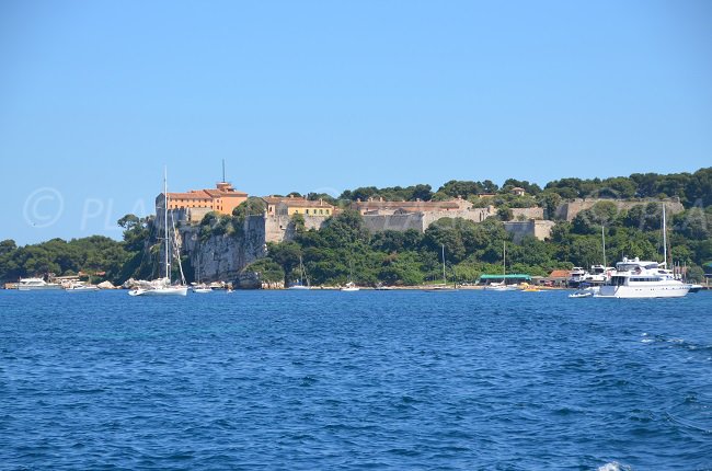 Fort Royal avec le village de Ste Marguerite