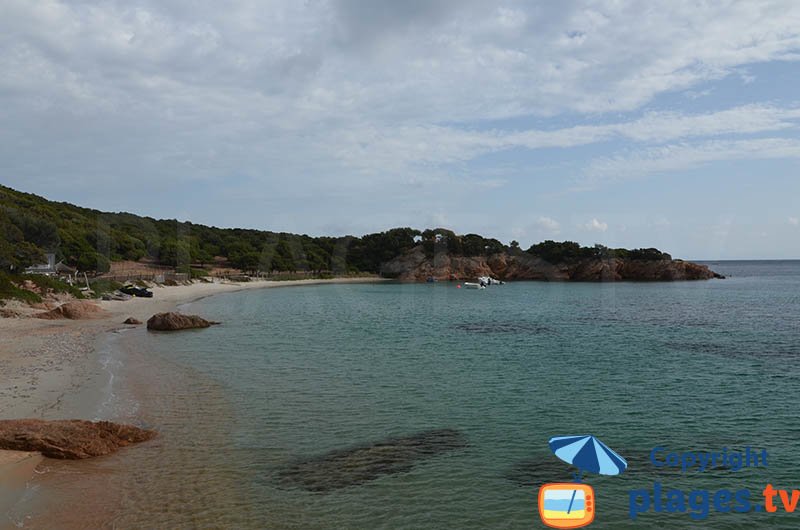 La cala di Furnellu a sud-ovest della Corsica