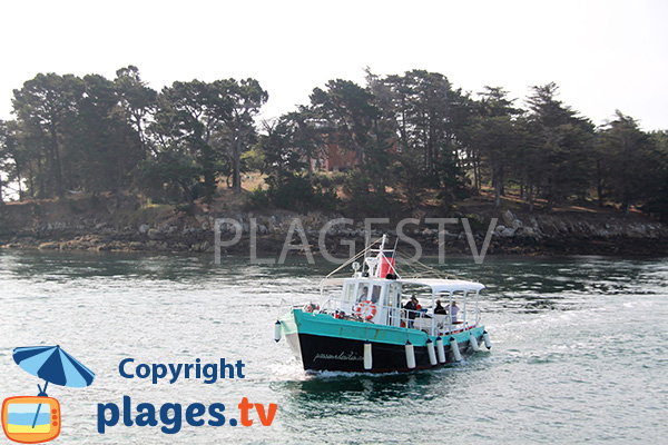 Bateau passeur dans le golfe du Morbihan